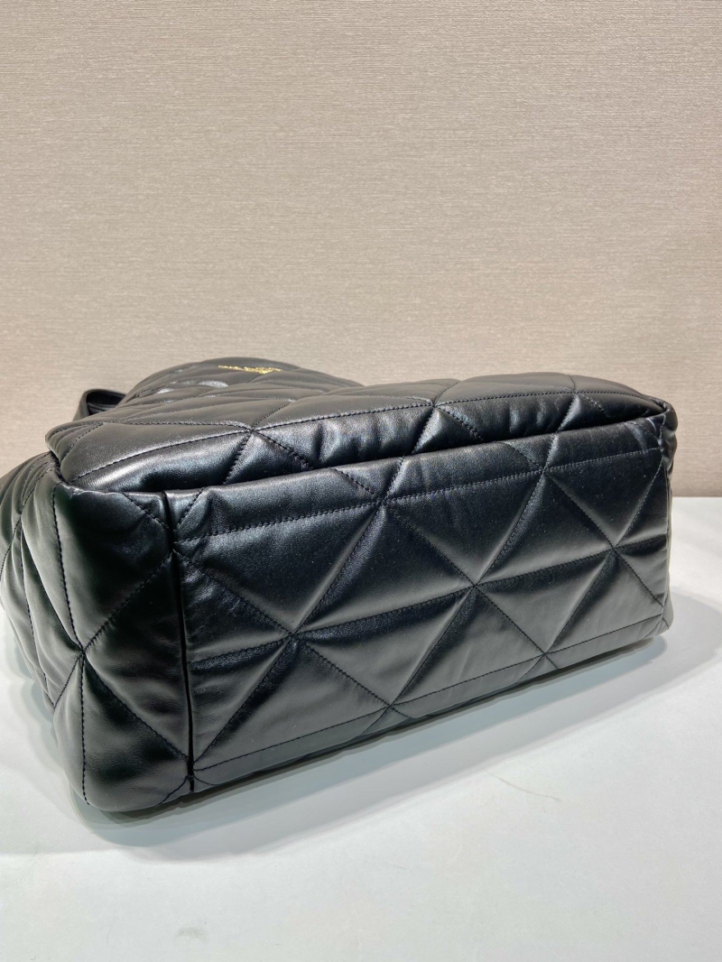 Pra*a bucket bags